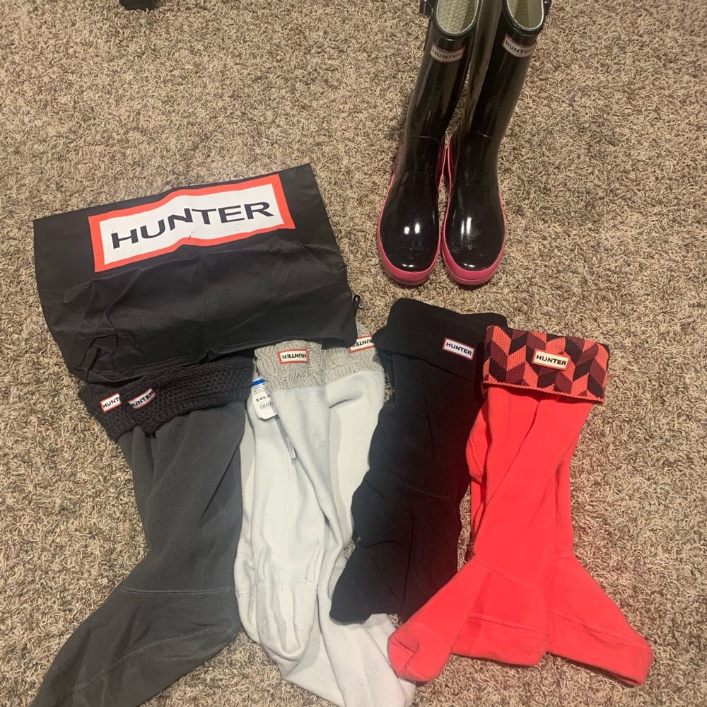 EUC Hunter original tall Wellington rain boots black and pink 4 pairs boot cuffs